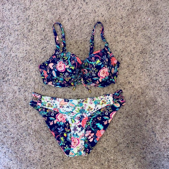 Bikini with Reversible Bottom - Picture 5 of 5